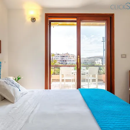 Clicksardegna Attic Vittoria With Terrace Facing The Sea And Parking Space